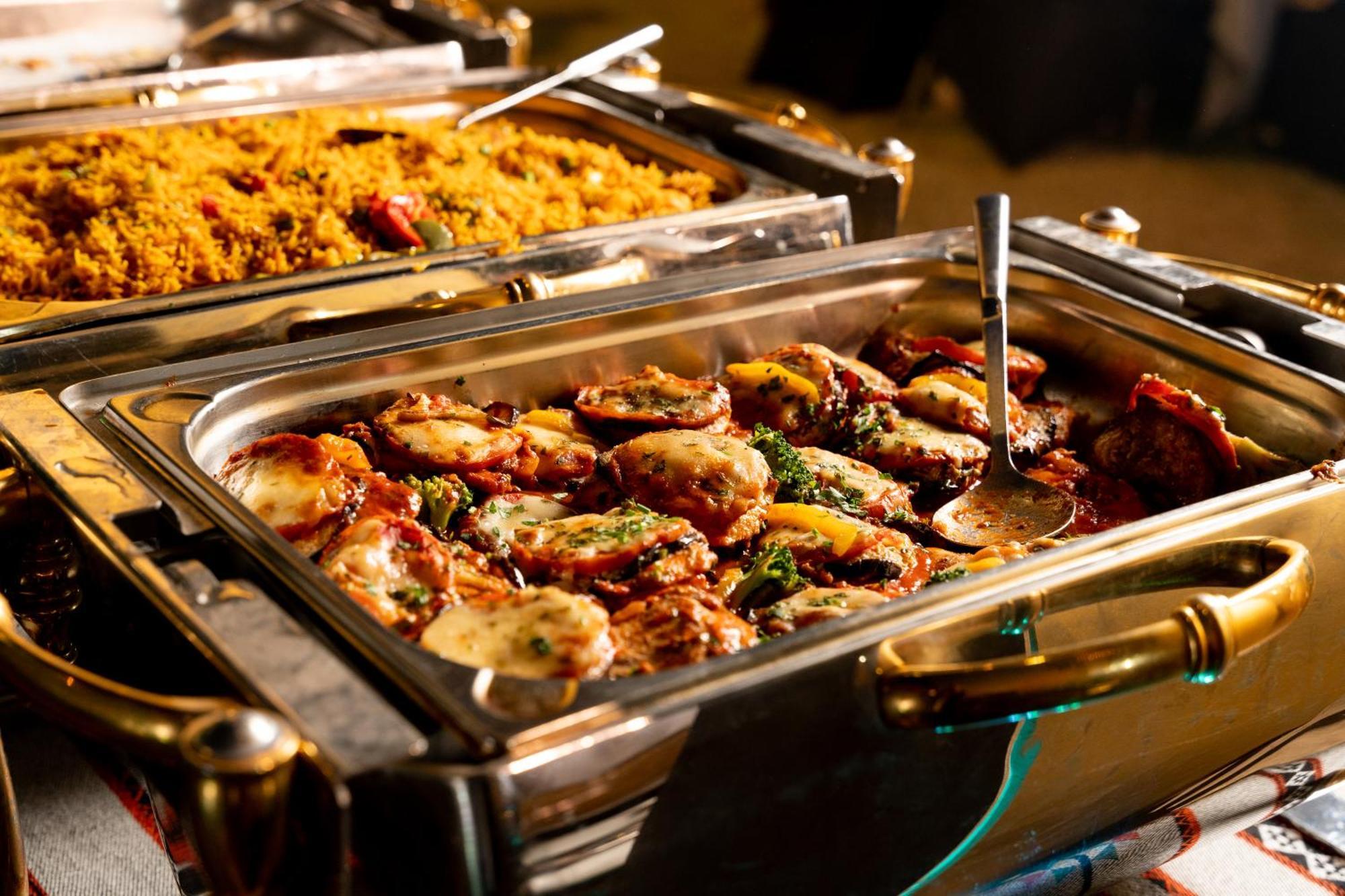Sheraton Dammam Hotel & Convention Centre Εξωτερικό φωτογραφία A chafing dish