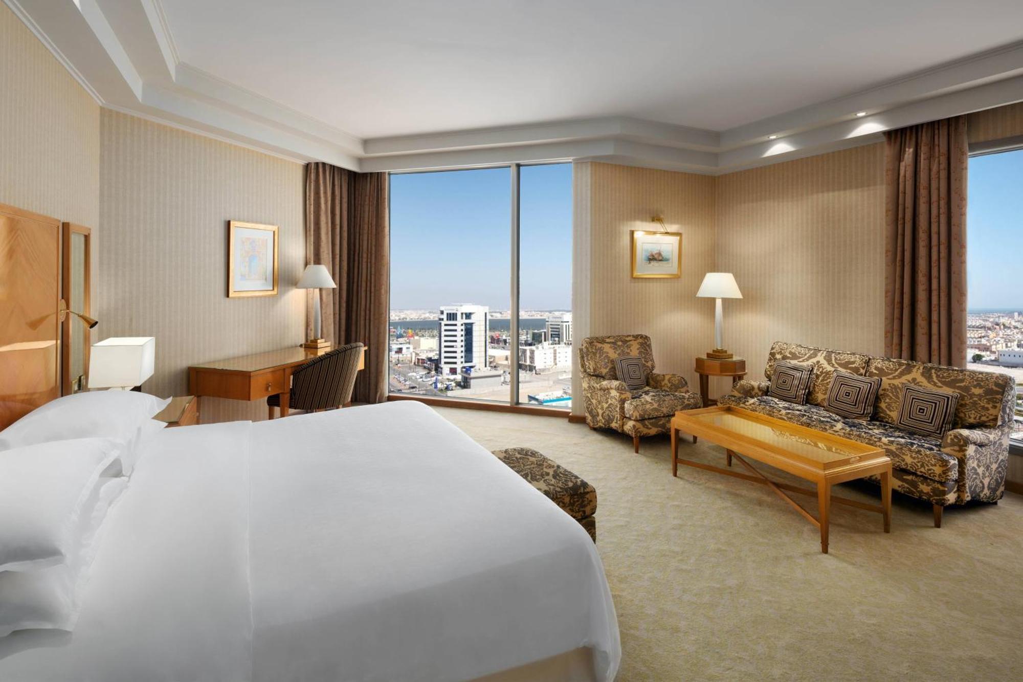 Sheraton Dammam Hotel & Convention Centre Εξωτερικό φωτογραφία A guest room at the Jumeirah Atlantis