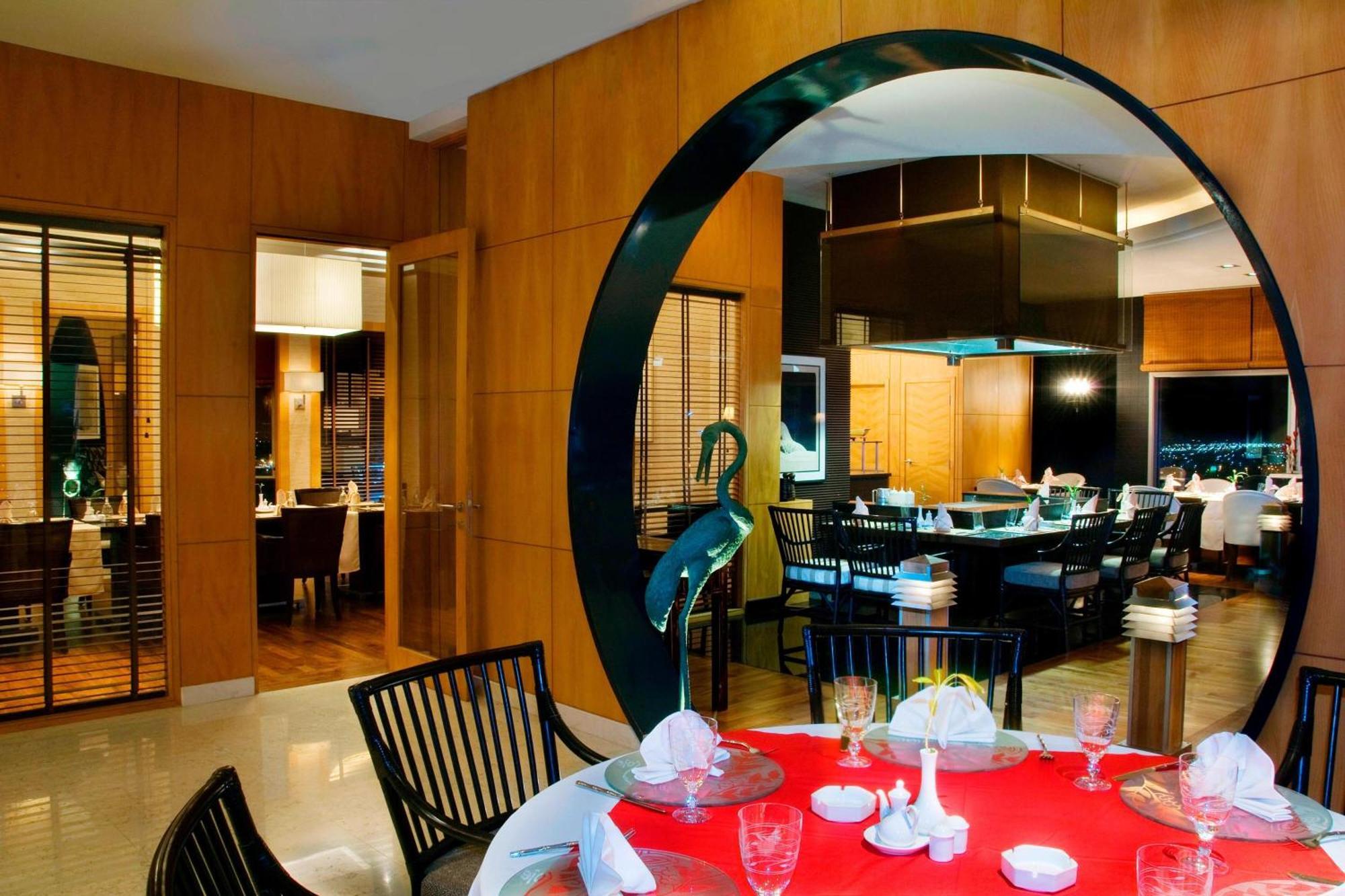 Sheraton Dammam Hotel & Convention Centre Εξωτερικό φωτογραφία The interior of the restaurant